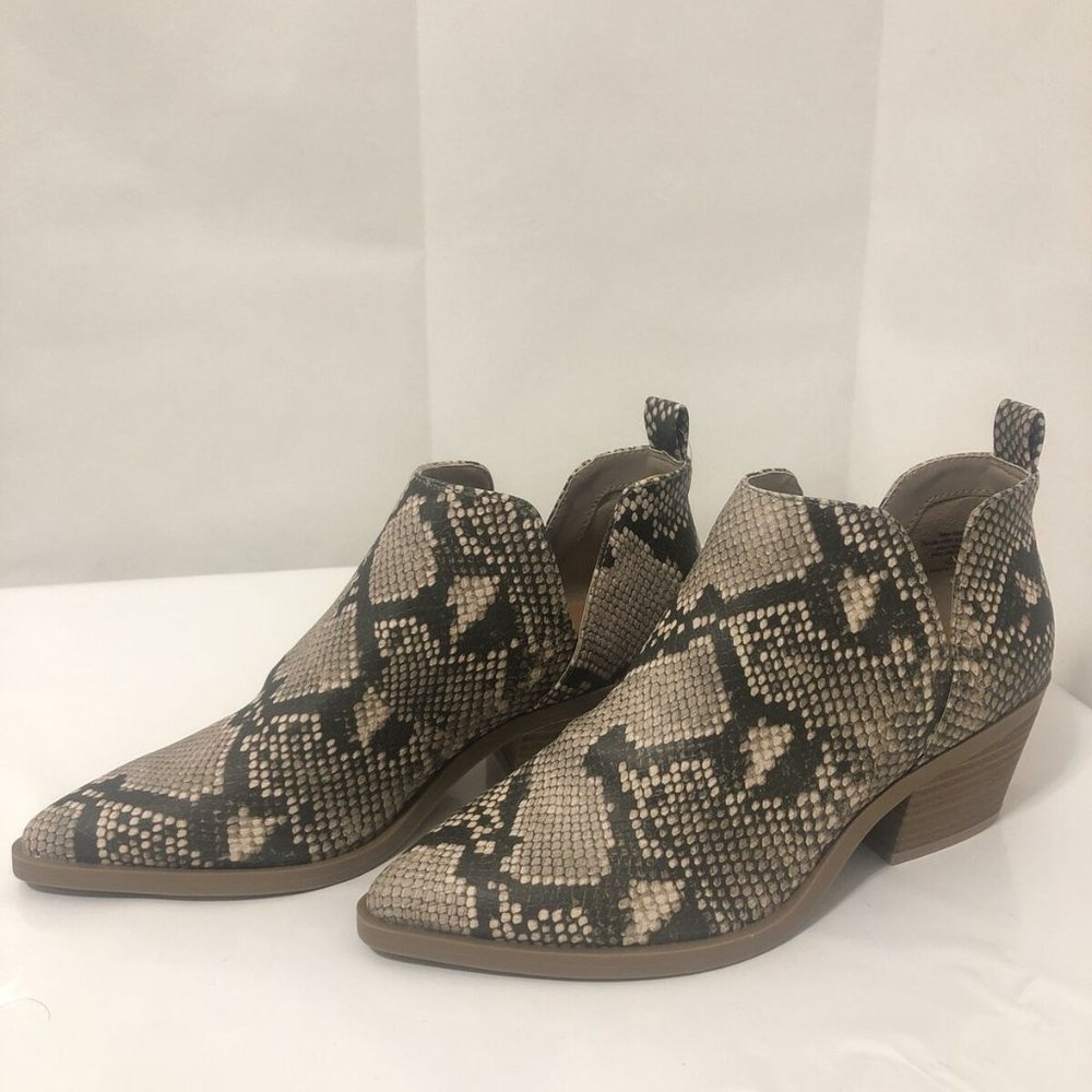 Women's Cari Snake Print Cut Out Ankle Bootie - Un